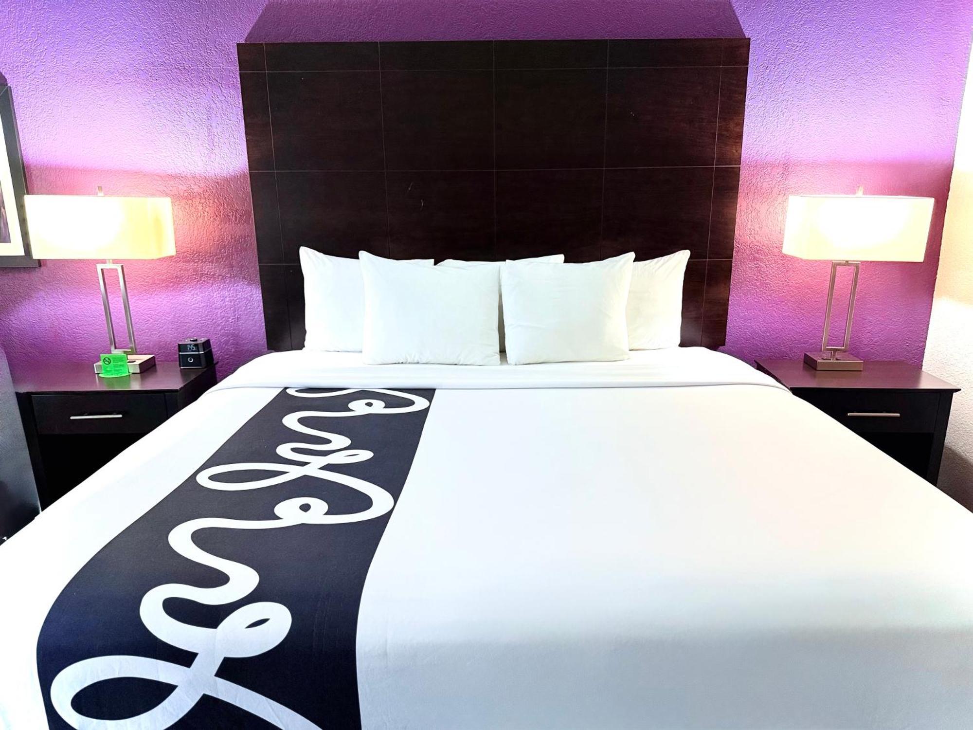 La Quinta By Wyndham Orlando Universal Area - Free Shuttle To Universal Εξωτερικό φωτογραφία