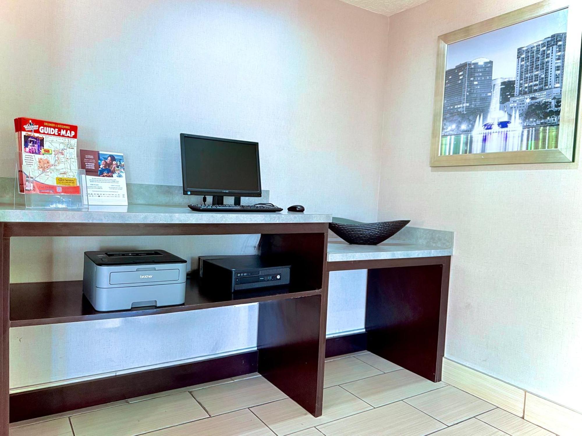 La Quinta By Wyndham Orlando Universal Area - Free Shuttle To Universal Εξωτερικό φωτογραφία
