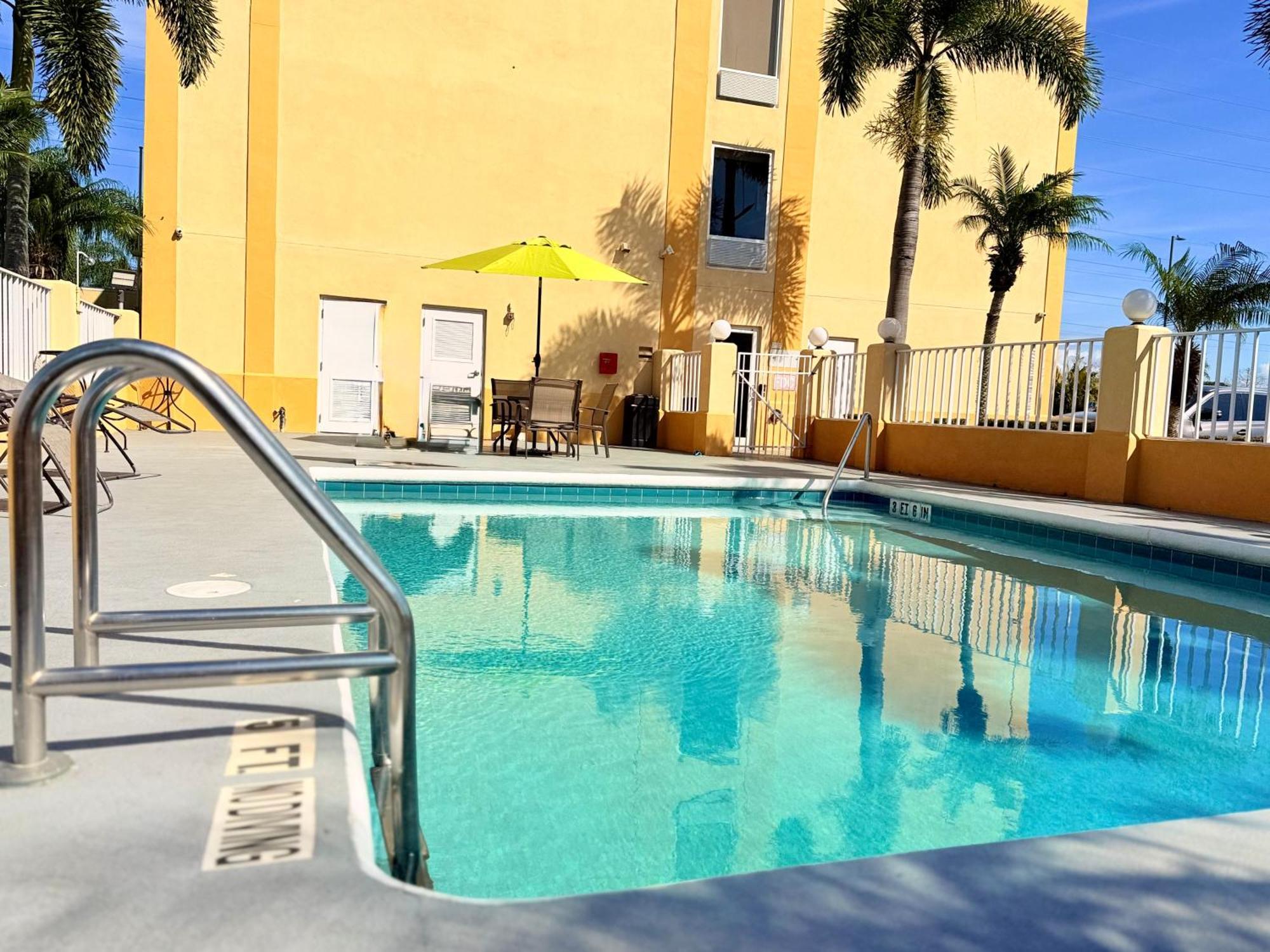 La Quinta By Wyndham Orlando Universal Area - Free Shuttle To Universal Εξωτερικό φωτογραφία