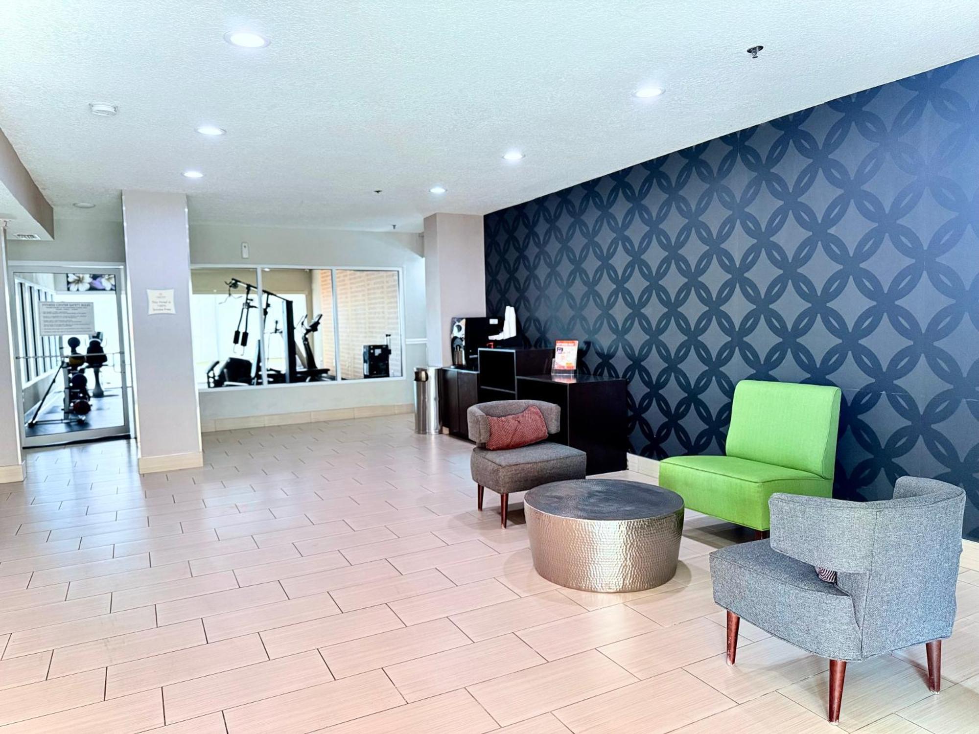 La Quinta By Wyndham Orlando Universal Area - Free Shuttle To Universal Εξωτερικό φωτογραφία