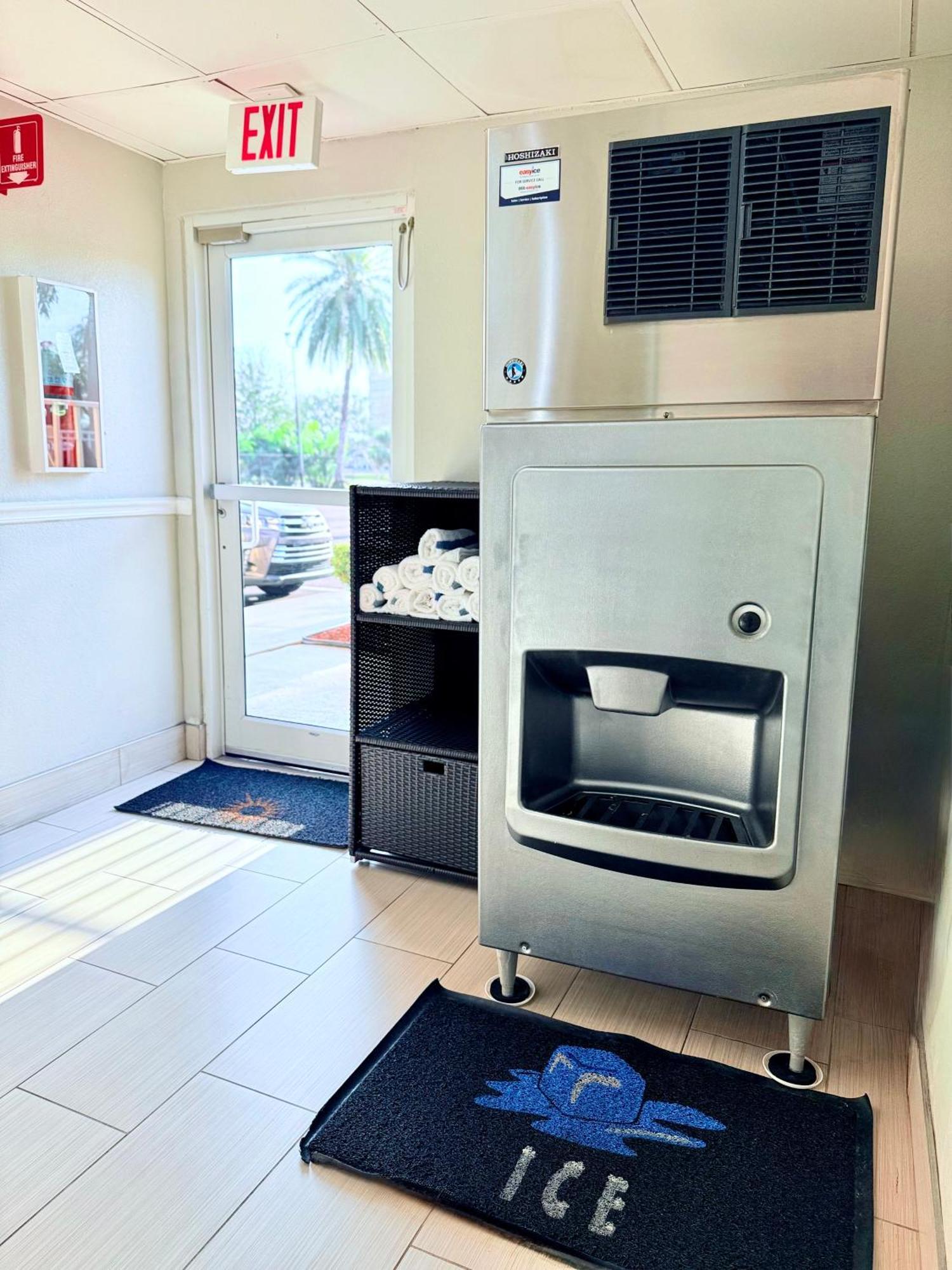 La Quinta By Wyndham Orlando Universal Area - Free Shuttle To Universal Εξωτερικό φωτογραφία